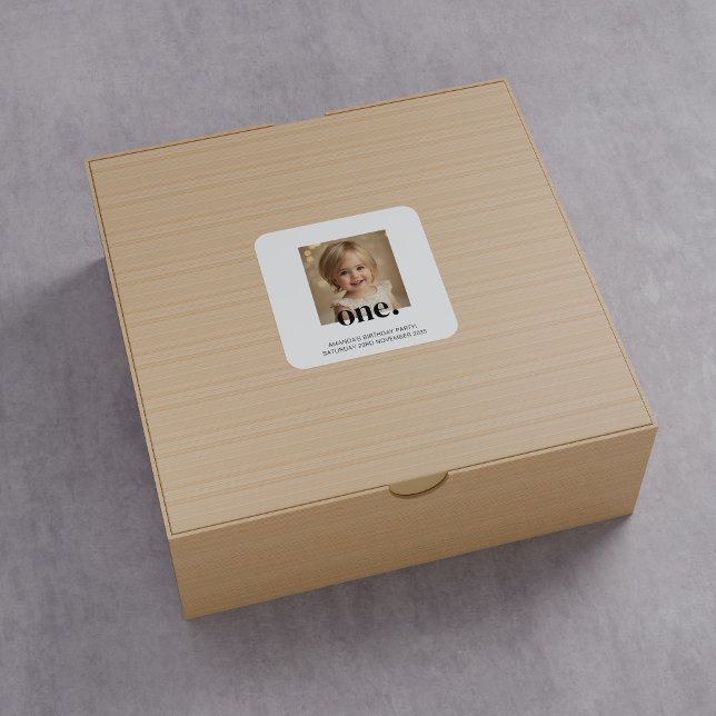 Adesivo Quadrado Primeiro Sinal de Fotografia de Bithday em Branco  (Criador carregado)