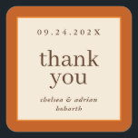 Adesivo Quadrado Pumpkin Orange Border Simple Casamento outono Favo<br><div class="desc">Faça uma declaração de elegância subestimada com este simples e textual favorito de casamento no outono,  obrigado seu rótulo adesivo com uma borda de abóbora rica e laranja no marfim. Use a opção personalização para mudar as cores e as fontes para se adequar ao seu tema de casamento.</div>