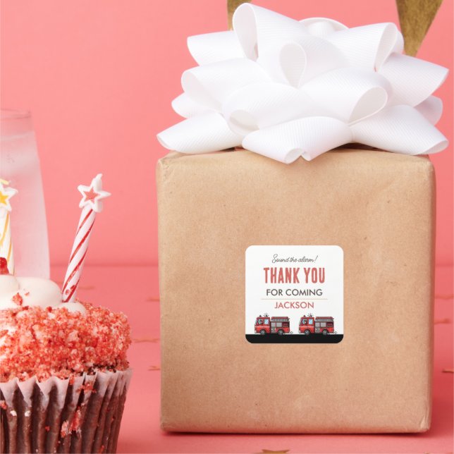 Adesivo Quadrado Red Fire Truck Party Décor | Custom Kids Birthday (Festa)