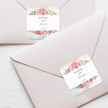 Adesivo Quadrado Rosas Rosa Românticas De Cores Aquáticas<br><div class="desc">Amável aglomerado de elegantes rosas e folhagens cor-de-rosa pinceladas e escamosas em um sutil fundo de aquarela pastel,  rótulo bordado a ouro e campos de texto editáveis.</div>