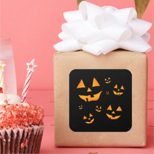 Adesivo Quadrado Rostos de Abóbora Iluminados Design de Halloween