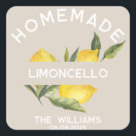 Adesivo Quadrado Rótulos Limoncello, Homemade Italiano Moderno e Pe<br><div class="desc">As etiquetas modernas de garrafas de limoncello caseiras são uma etiqueta personalizada perfeita para os seus favores de casamentos de limoncello italianos com um tema de citros de verão e uma vibe riviera italiana. Eles apresentam um galho de limão a aquarelas, limões e ramos verdes e um rótulo personalizado para...</div>