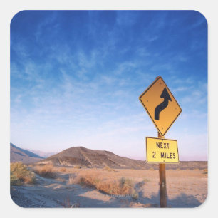 Adesivo Quadrado Sinal na estrada do Vale da Morte no por do sol