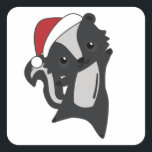 Adesivo Quadrado Skunk Christmas Skunks Animais de inverno<br><div class="desc">O gambá de Natal com luzes de fadas. Animais engraçados com presentes e neve até as férias. Também é engraçado para o Natal em julho. Os estagiários são animais doces e perfeitos para o Natal.</div>
