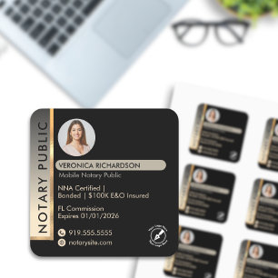 Adesivo Quadrado Sleek Notary de Foto de Marketing de Logo Dourado 