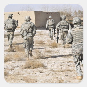 Adesivo Quadrado soldados respondem a um ataque de armas ligeiras