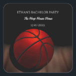 Adesivo Quadrado Solteiro/Esporte Festa de aniversário de Basquete<br><div class="desc">O adesivo apresenta um fundo negro e arrojado que destaca a vívida bola de laranja, criando um design dinâmico e enérgico que captura o entusiasmo da corte. A sombra da bola adiciona profundidade à cena, fazer que ela parece impressionante. Este adesivo versátil é perfeito para qualquer evento com tema de...</div>