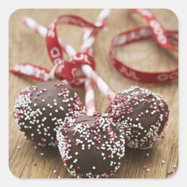 Adesivo Quadrado Três lápis de chocolate (Frente)