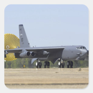 Adesivo Quadrado Um B-52 Stratofortress distribui sua rampa de