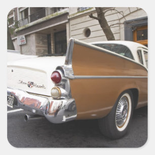 Adesivo Quadrado Um carro clássico Studebaker Silver Hawk estaciona
