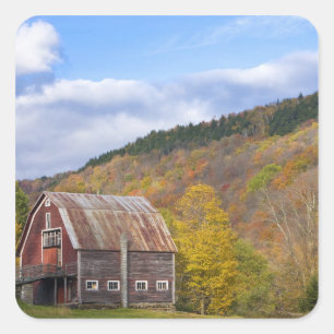 Adesivo Quadrado Um celeiro nas Montanhas Verdes de Vermont. Hancoc