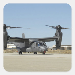 Adesivo Quadrado Um CV-22 Osprey prepara-se para a descolagem