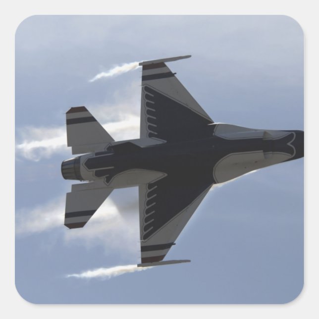 Adesivo Quadrado Um Falcão de Combate F-16 puxa o G (Frente)