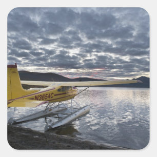 Adesivo Quadrado Um hidroavião no pitoresco lago Takahula