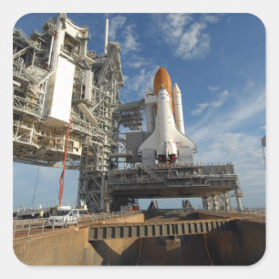 Adesivo Quadrado Um vaivém espacial Atlantis da vista na plataform