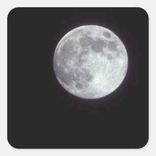 Adesivo Quadrado Uma lua cheia brilhante em um céu noturno negro.
