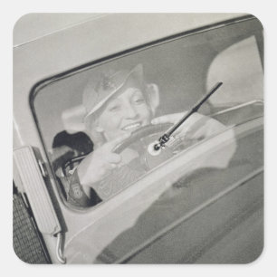 Adesivo Quadrado Uma mulher que conduz, c.1930s (fotogravura)