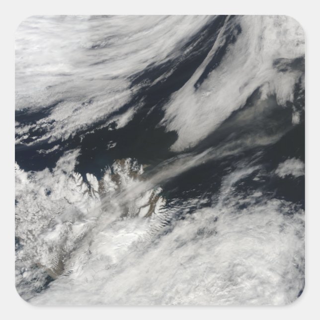 Adesivo Quadrado Uma pluma de cinzas de cinza pálida sopra do cume (Frente)