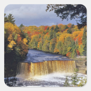 Adesivo Quadrado Upper Tahquamenon Falls in UP Michigan no outono