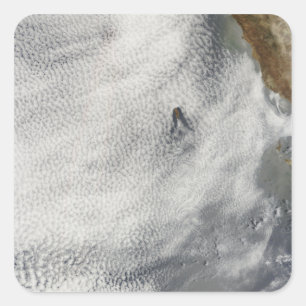 Adesivo Quadrado Vortices e glória da nuvem fora da ilha de