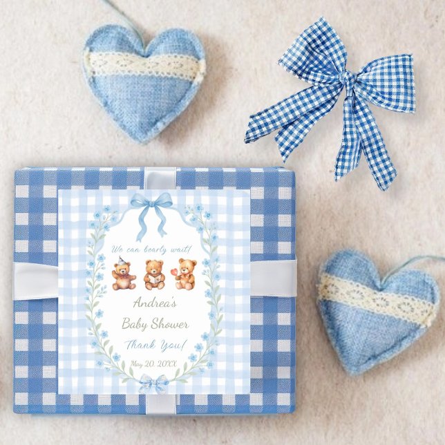 Adesivo Quadrado We Can Bearly Wait Blue Gingham Baby Shower  (Criador carregado)
