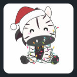 Adesivo Quadrado Zebra Christmas Zebras<br><div class="desc">A zebra de Natal com luzes de fadas. Animais engraçados com presentes e neve nas férias. Também é engraçado para o Natal em julho. zebras são animais bonitos e perfeitos para o Natal.</div>