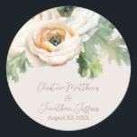 Adesivo Ranúnculo Romântico de Pêssego sobre Marfim<br><div class="desc">Essas etiquetas adesivas florais românticas apresentam um elegante fundo de cor marfim com flores de ranúnculo em aquarela. Um delicado buquê de ranúnculos de cor pêssego e branca é retratado na parte superior. Os nomes de um casal de recém-casados e a data do casamento são impressos abaixo. Você pode personalizar...</div>