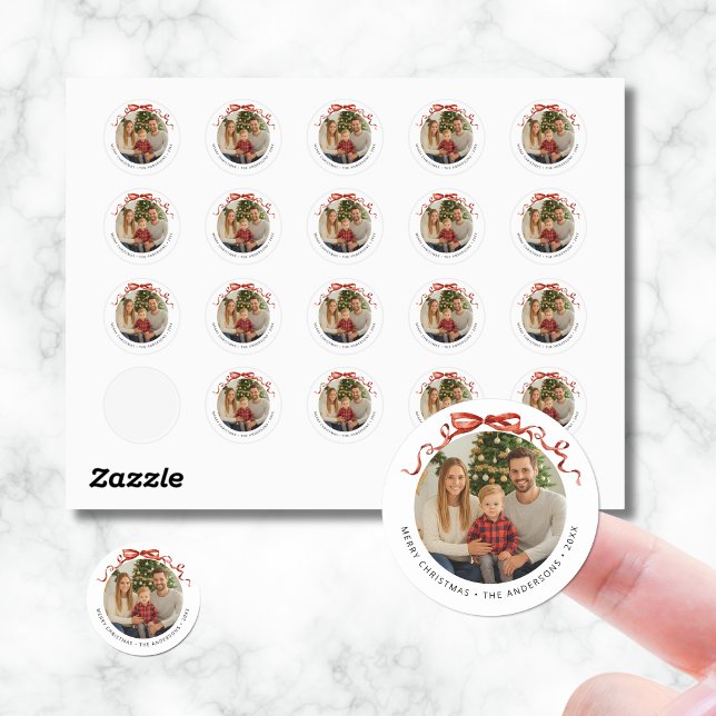 Adesivo Red Bow Circle Christmas Photo (Red bow photo christmas round stickers)