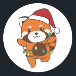 Adesivo Red Panda Christmas Animais de inverno Red Pandas<br><div class="desc">O Panda Vermelha no Natal com luzes de fadas. Animais engraçados com presentes e neve nas férias. Uma doce saudação de Natal. Os pandas vermelhos são animais bonitos e perfeitos para o Natal.</div>