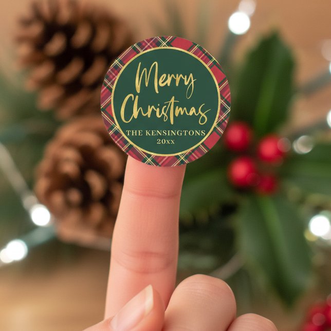 Adesivo Red Tartan Xadrez Dourada Script Feliz Natal (Red Tartan Plaid Gold Script Merry Christmas Classic Round Sticker)