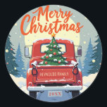 Adesivo Redondo Caminhão Vermelho Feliz Natal<br><div class="desc">Sele o seu cartão de Natal ou decore presentes com este charmoso adesivo redondo que apresenta um caminhão vermelho vintage carregando uma árvore de Natal sob uma lua brilhante. Com “Feliz Natal” em letra cursiva retrô e um nome de família e ano personalizáveis, este adesivo festivo adiciona um toque nostálgico...</div>