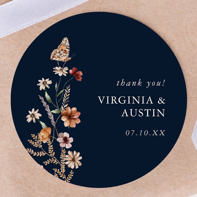 Adesivo Redondo Clássico Floral Boho Azul Marinho (Navy Blue Boho Floral Classic Round Sticker with Butterfly by Painted Paperie
)
