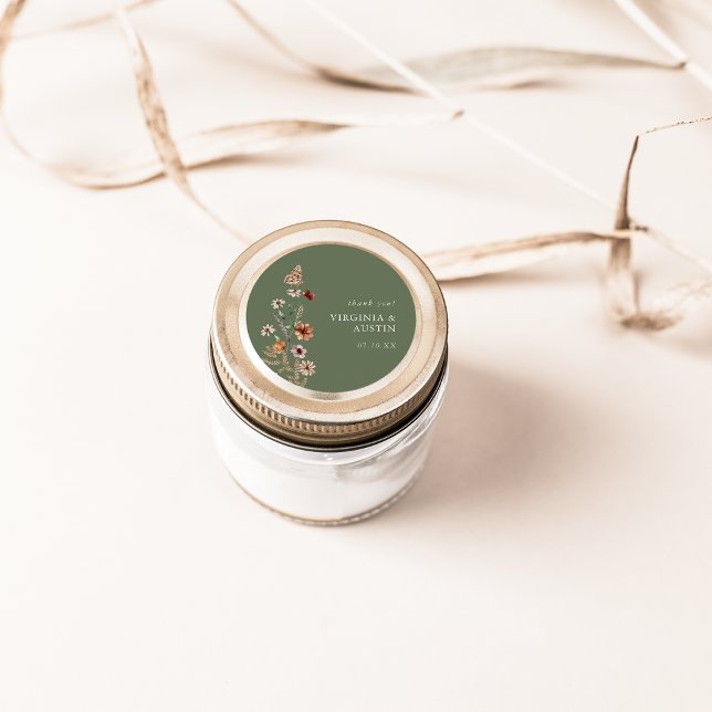 Adesivo Redondo Clássico Floral Verde (Sage Green Floral Classic Round Sticker with Butterfly by Painted Paperie
)