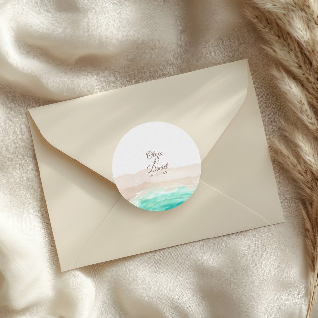 Adesivo Redondo de Casamento na Praia Tropical em  (Watercolor Turquoise Sandy Beach Wedding Classic Round Sticker on a wedding envelope.)