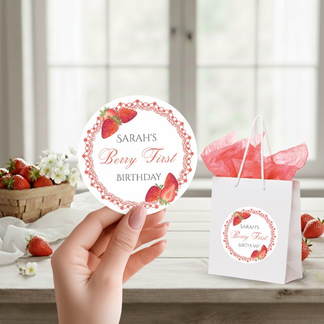 Adesivo Redondo de Primeiro Aniversário Red Lace B (Red Lace Berry First Birthday Round Sticker)