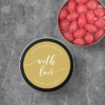 Adesivo Relaxar Script Com Casamento De Cores Editável Com<br><div class="desc">O adesivo de favor de casamento com as palavras "com amor" em um texto cursivo relaxado em branco contra uma cor de fundo editável (clique em personalizar para acessar). Personalize-o substituindo o texto do marcador de posição. Para obter mais opções, como alterar a fonte e seu tamanho/cor, expanda a curva/contrato...</div>