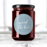 Adesivo Relaxar Script Espalhar o Casamento Personalizado<br><div class="desc">Vinheta de casamento com as palavras "Espalhar o Amor" em um texto cursivo relaxado em branco contra uma cor de fundo editável (clique em personalizar para acessar). Personalize-o substituindo o texto do marcador de posição. Para obter mais opções, como alterar a fonte e seu tamanho/cor, expanda a curva/contrato ou o...</div>