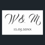 Adesivo Retangular Belo preto e branco<br><div class="desc">Os adesivos perfeitos para artigos de papelaria relacionados ao casamento,  este item apresenta um esquema de cor branca e preta. Com a letra preta escrita sobre fundo branco,  as iniciais do casal estão no centro com a data do casamento abaixo. Escolha entre várias formas. Personalize o seu hoje!</div>