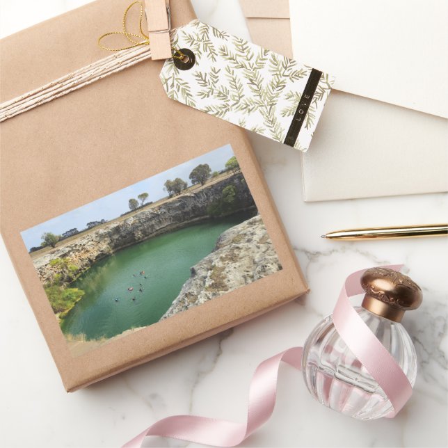 Adesivo Retangular Limestone Cliff e Emerald Waters (Presentear)