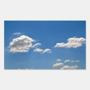 Adesivo Retangular O céu é azul e as nuvens brancas estão passando
