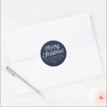 Adesivo Retro Merry Christmas marinho blue return address<br><div class="desc">Feliz Natal em um doce roteiro com seu endereço de retorno torna o perfeito cúmplice do cartão de Natal. O script se coordena com o cartão com fotos de Natal do Script de Feliz de Lea Delaveris. O fundo azul é clássico, mas também está disponível em outras cores festivas. Esta...</div>