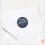 Adesivo Retro Merry Christmas marinho blue return address<br><div class="desc">Feliz Natal em um doce roteiro com seu endereço de retorno torna o perfeito cúmplice do cartão de Natal. O script se coordena com o cartão com fotos de Natal do Script de Feliz de Lea Delaveris. O fundo azul é clássico, mas também está disponível em outras cores festivas. Esta...</div>