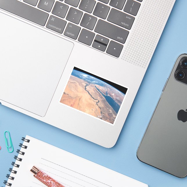 Adesivo Rio Nilo, Mar Vermelho E Mar Mediterrâneo. (Notebook com iPhone)