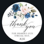 Adesivo Romântica Marinho de Aquarela Azul Rosa Blush Flor<br><div class="desc">O elegante e moderno obrigado romântico de casamentos florais de aquarelas que você cola apresenta um buquê de rosas de cor azul Marinho, rosa-pincel, cor d'água de pêssego com folhagem correspondente. Perfeito para um casamento no outono/no meio do verão. Por favor, encontre mais designs e variações na minha loja de...</div>
