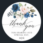 Adesivo Romântica Marinho de Aquarela Azul Rosa Blush Flor<br><div class="desc">O elegante e moderno obrigado romântico de casamentos florais de aquarelas que você cola apresenta um buquê de rosas de cor azul Marinho, rosa-pincel, cor d'água de pêssego com folhagem correspondente. Perfeito para um casamento no outono/no meio do verão. Por favor, encontre mais designs e variações na minha loja de...</div>