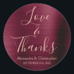 Adesivo Rosa Gold Foil Love & Obrigados<br><div class="desc">Roxo Borgonha - Cranberry Marsala e o Script de Tipografia Rosa Dourada Faux Faux Foil Metallic Elegant Love and Obrigados - Obrigado Por Favor Sticker que pode ser usado como um Selo de Envelope para um Outono ou Casamento outono. Este adesivo pode ser personalizado para incluir seu nome e data...</div>