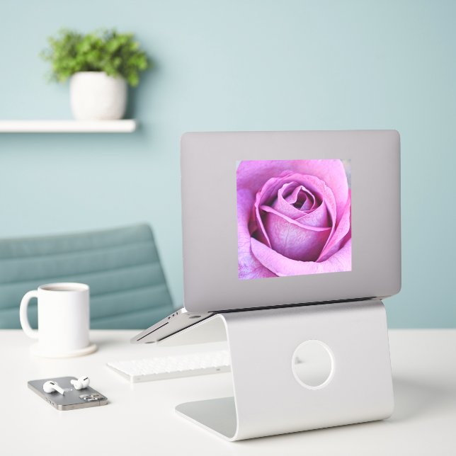 Adesivo Rosa Roxo Fechar Vinheta Grande (Laptop na mesa)