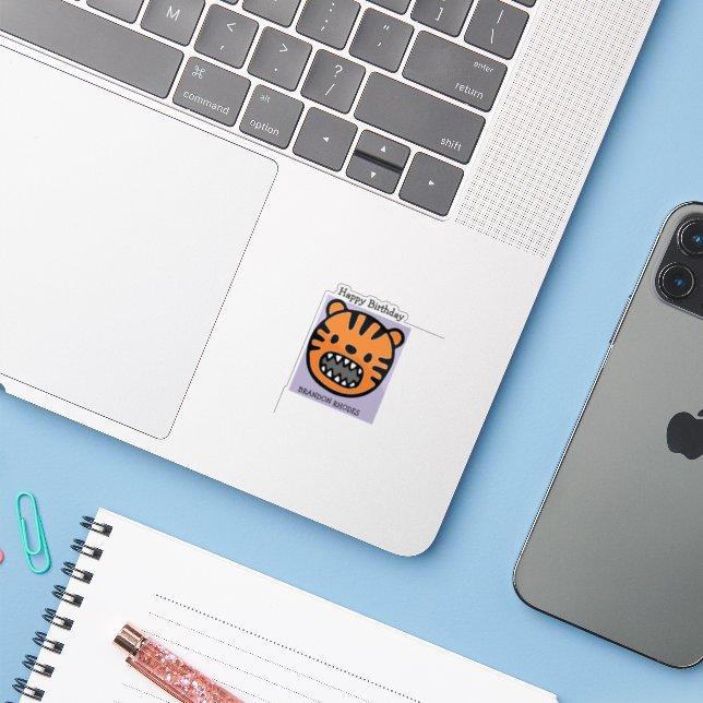 Adesivo Rosto de tigre marrom fofo roxo (Notebook com iPhone)