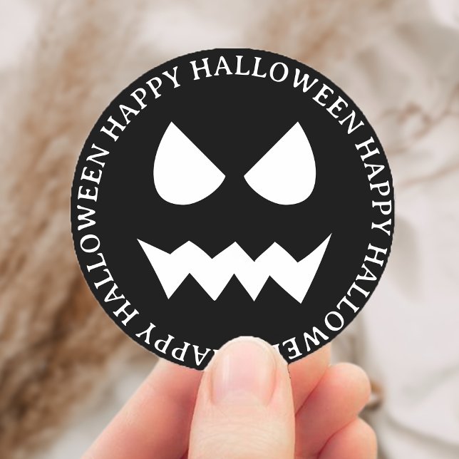 Adesivo Rosto Fantástico de Halloween Preto e Branco (Black & White Scary Halloween Ghost Face Classic Round Sticker)