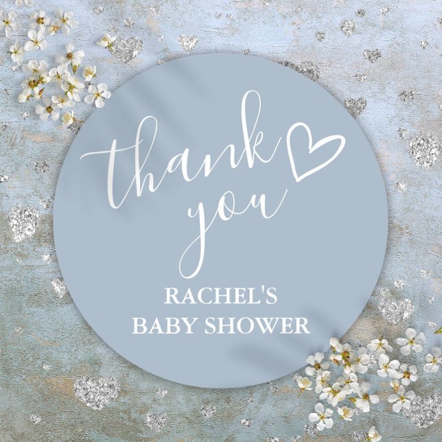 Adesivo Rótulo de Agradecimento de Chuvinha de Bebê Menino (Dusty Blue Boy Baby Shower Script Heart Thank You Classic Round Sticker)